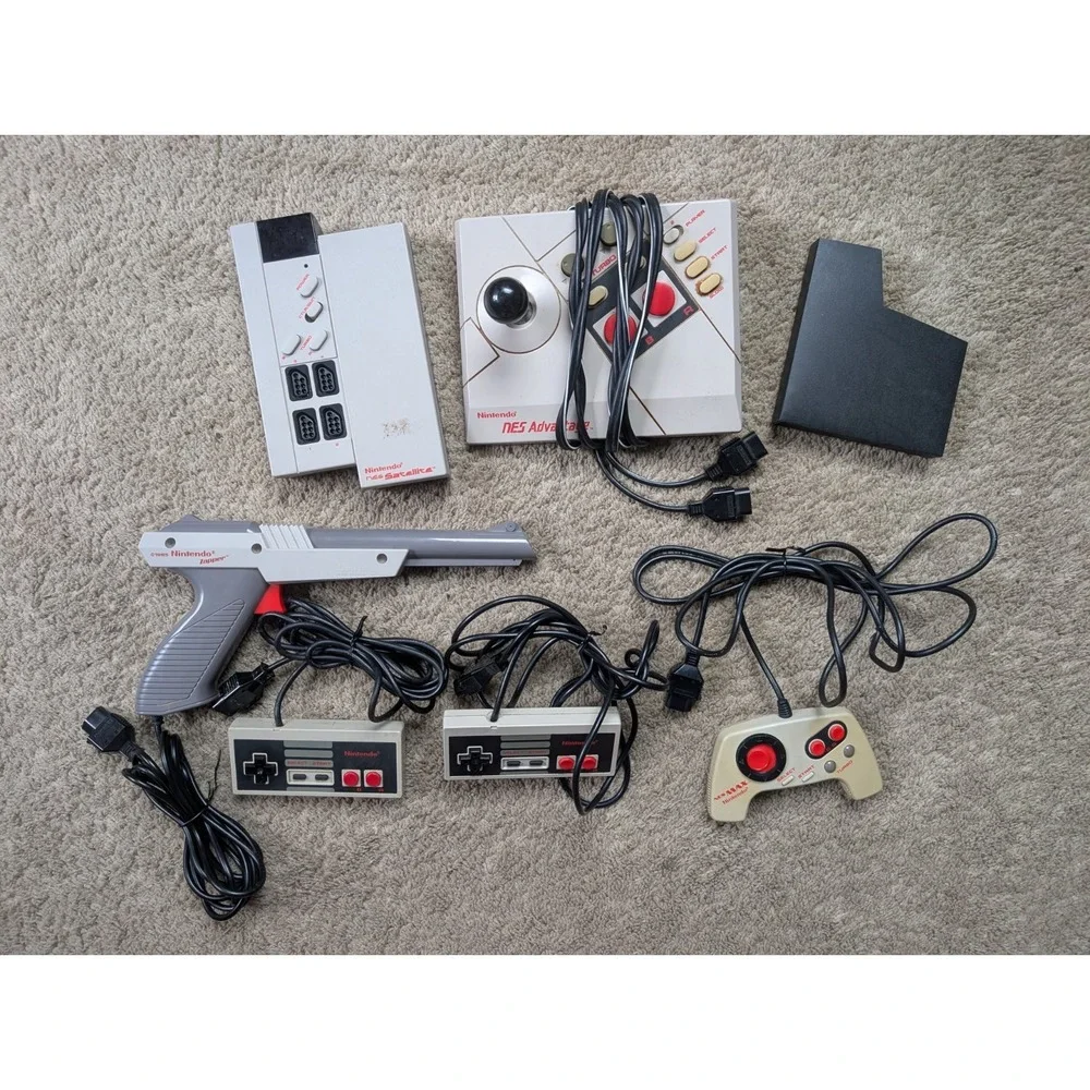 READ Vintage NES Controller & Accessories Lot UNTESTED AS-IS OEM Zapper